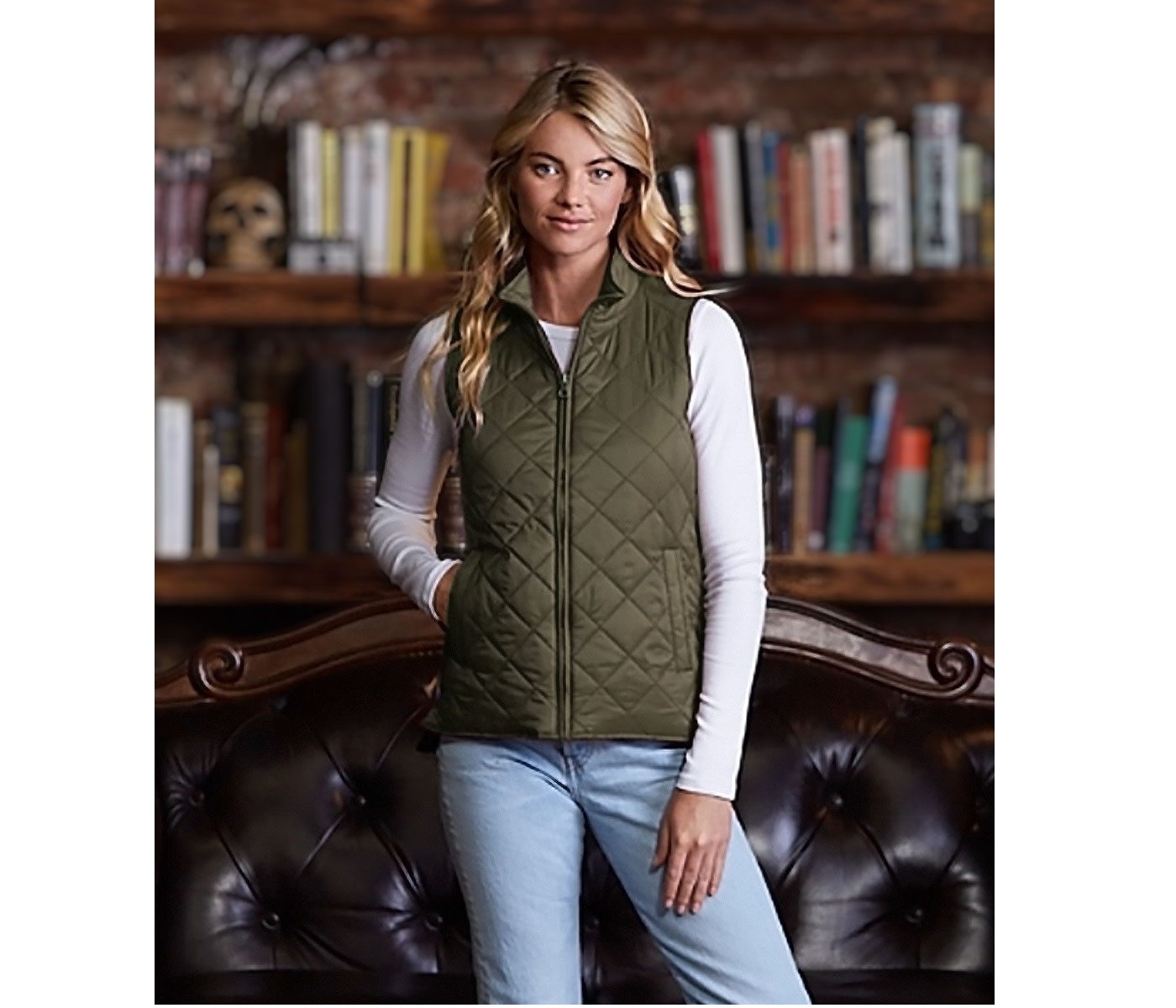 Women's Diamond Quilted Travel Vest - Image 4